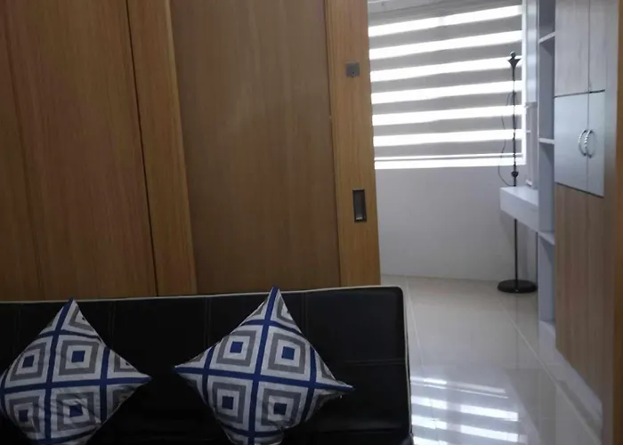 Shell Residences Family 2 3* Manila